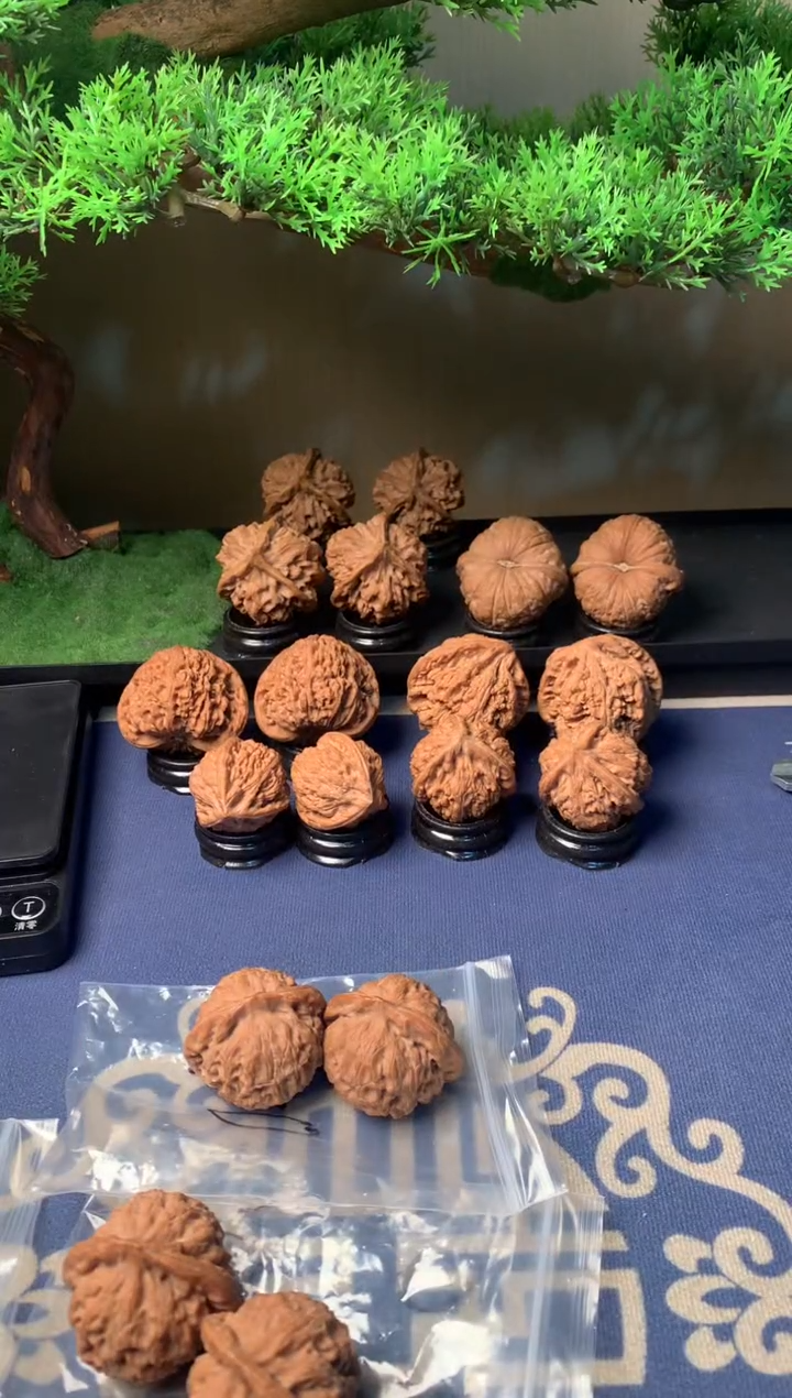 【闪购商品】文玩核桃把件40宫灯