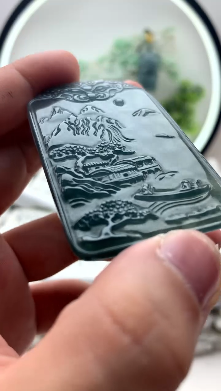 翡翠未镶嵌颈饰山水