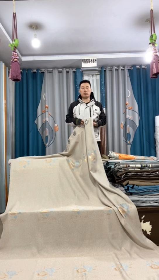 布成品窗帘    17 