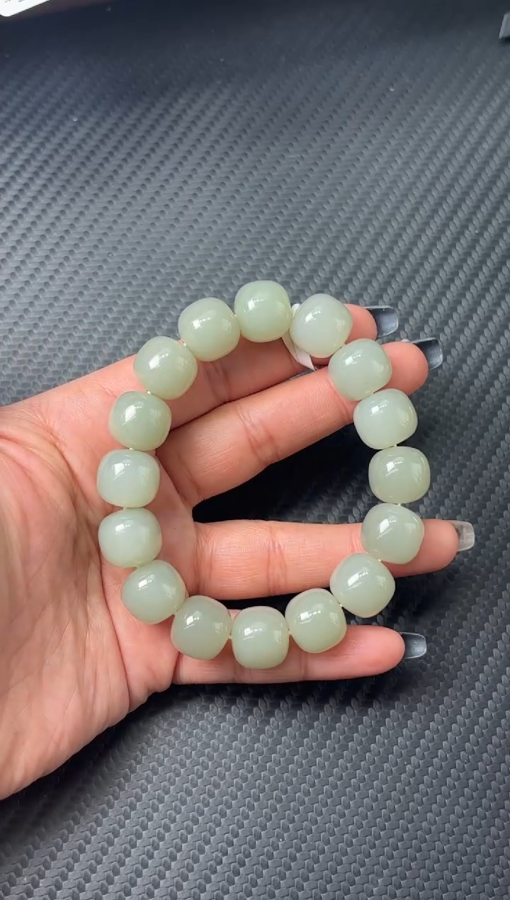 未镶嵌手串和田玉且末微色差近矿卡13*14m
