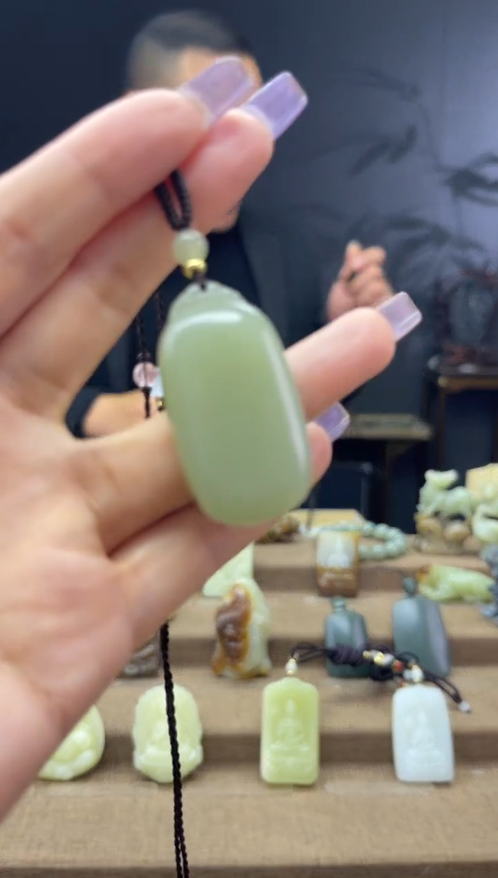 颈饰未镶嵌和田玉1