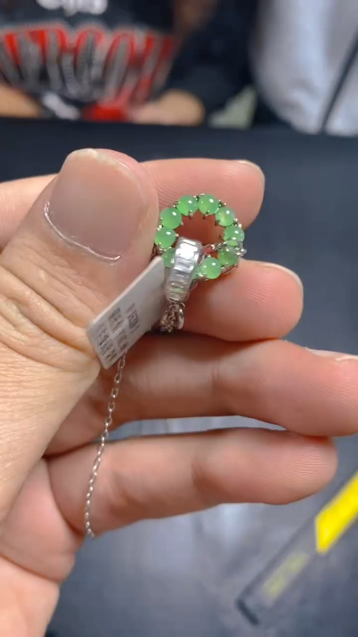 【闪购商品】翡翠吊坠(赠链)银S925镶嵌0934455509多样性发一