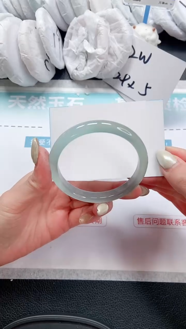 【闪购商品】石英质玉手镯未镶嵌 12L66-58