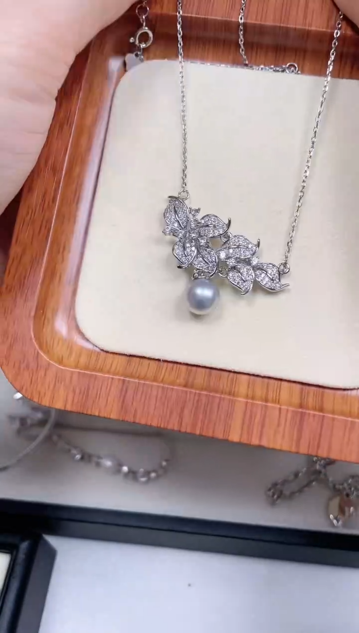 【闪购商品】海水珍珠颈饰银S925镶嵌海水珍珠繁华套链