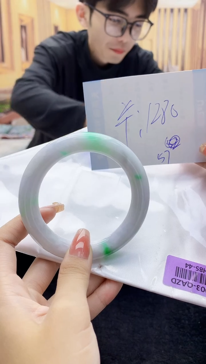 【闪购商品】翡翠手镯未镶嵌    H85-44
