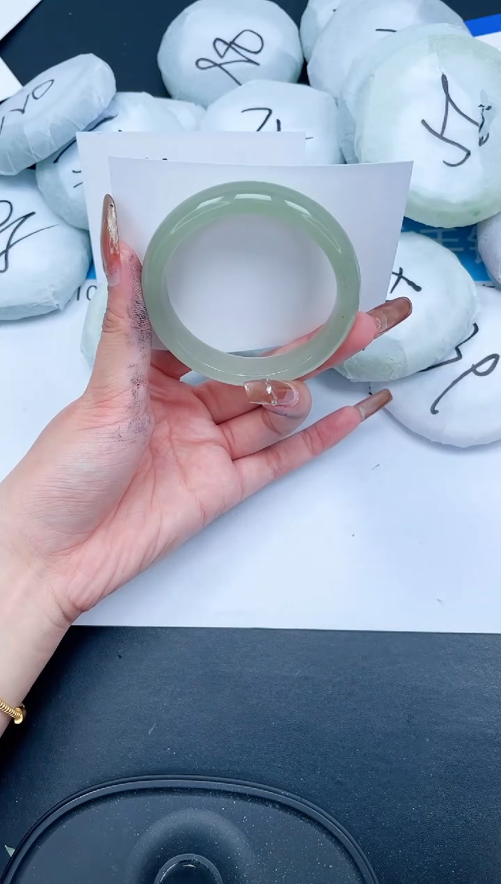 【闪购商品】石英质玉手镯未镶嵌466-58