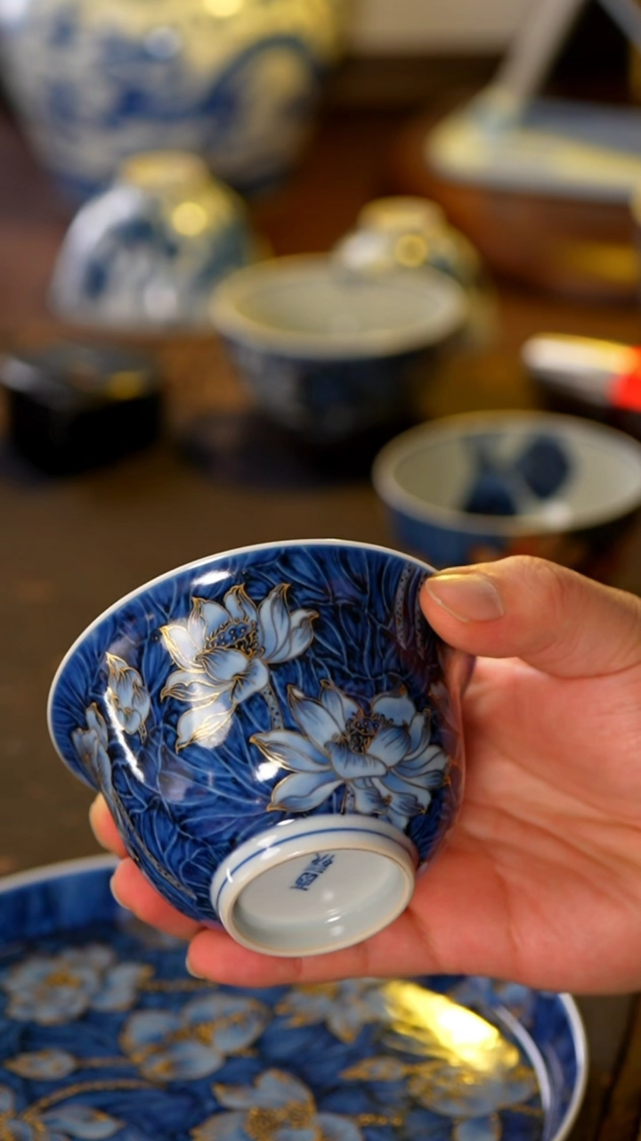 【闪购商品】酉瓷描金荷花盖碗@@ycy201