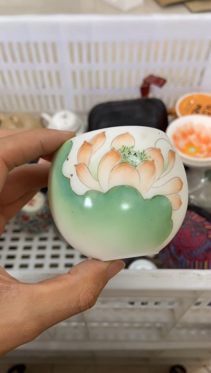 杯无运费险有瑕疵的摄影的产品有使用过的痕迹有点脏介意勿拍