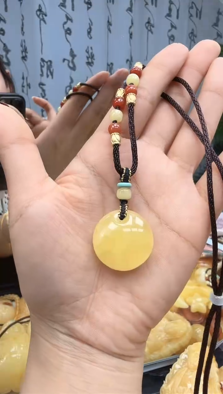【闪购商品】琥珀裸石未镶嵌挂坠