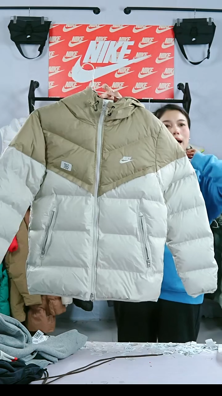 765闪购编码运动衣以直播间过款为准尺码M