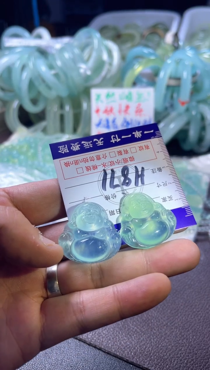 未镶嵌蛇纹石玉手镯随机发一个