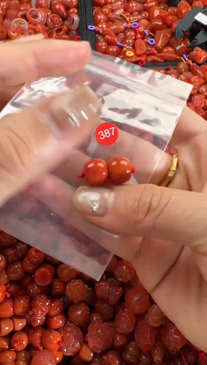 【闪购商品】南红玛瑙颈饰未镶嵌1