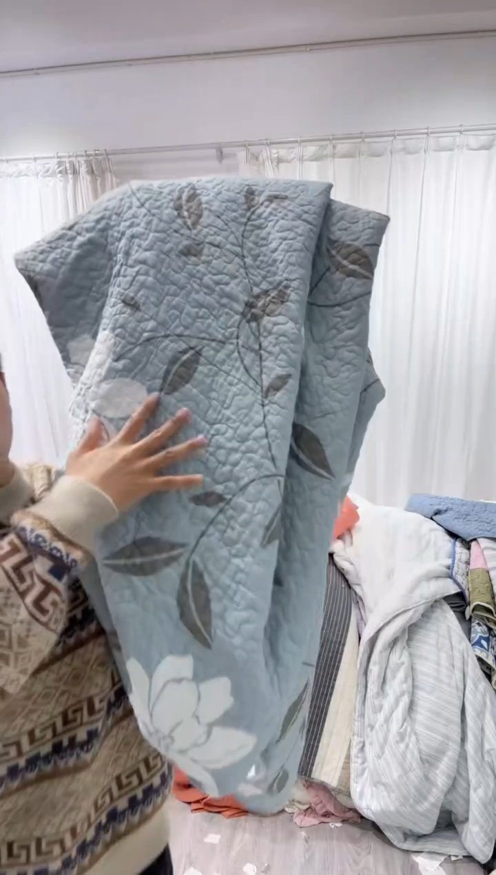 棉200*230纯棉床盖106号折印微瑕