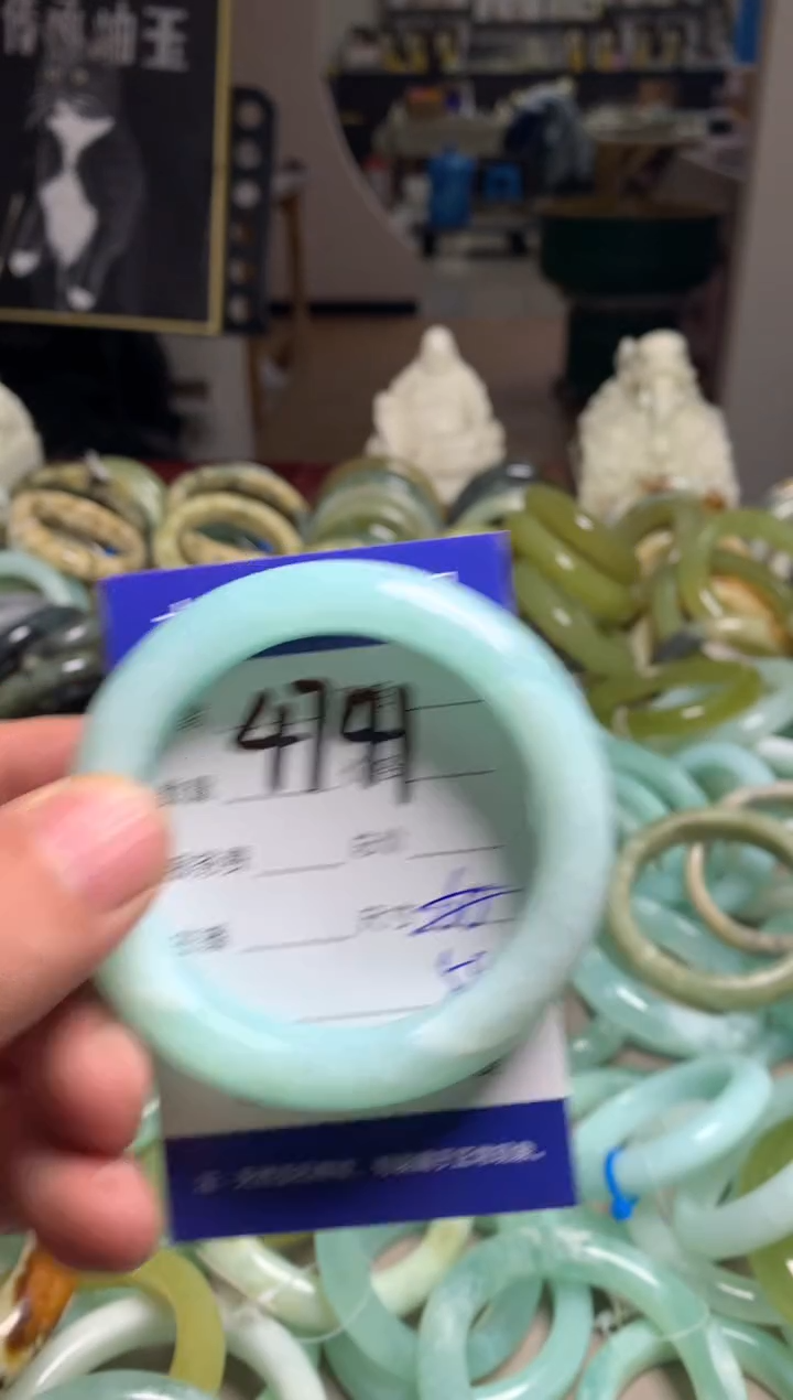 【闪购商品】蛇纹石玉手镯未镶嵌4741