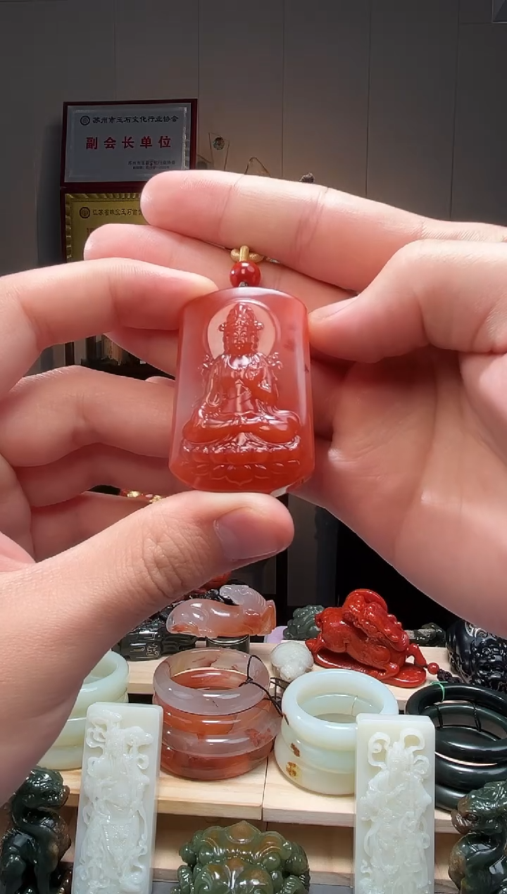 颈饰未镶嵌南红玛瑙吊坠