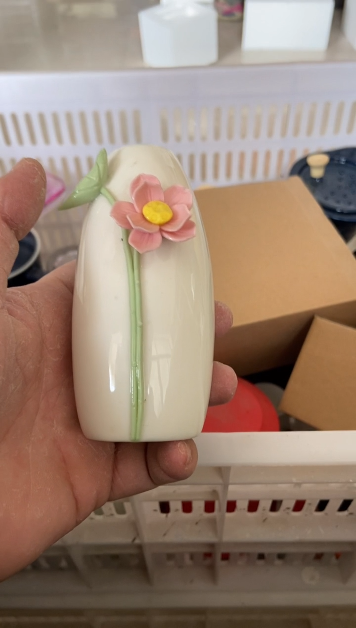 杯子瓷无运费险有瑕疵的摄影的产品有使用过的痕迹有点脏介意勿拍