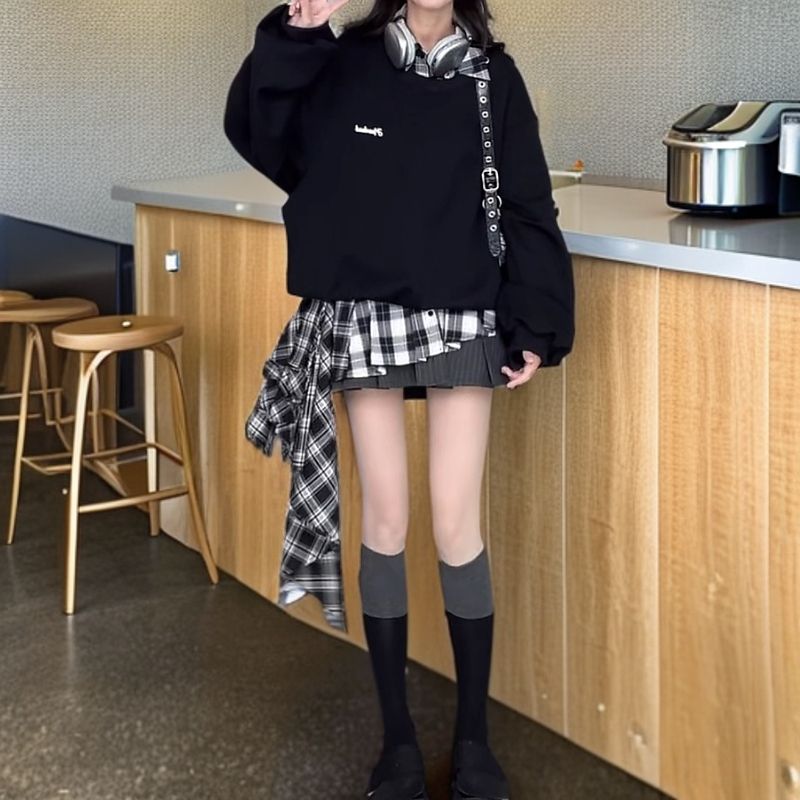 2025春季休闲高级感女假三件卫衣不规则拼接格子连衣裙+高腰短裤