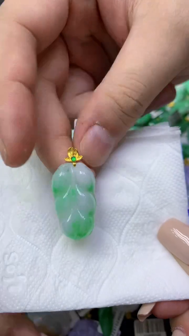 颈饰18K金镶嵌翡翠天然缅甸翡翠A货