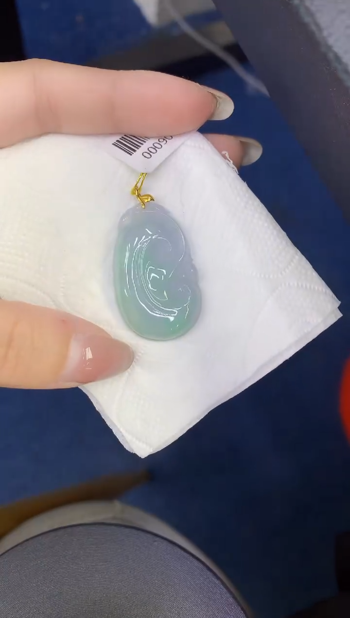 颈饰18K金镶嵌翡翠缅甸天然翡翠A货