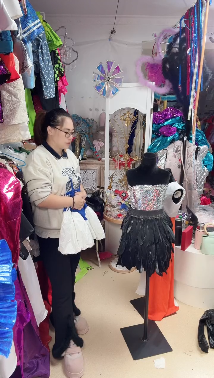 353    裙子    38米  