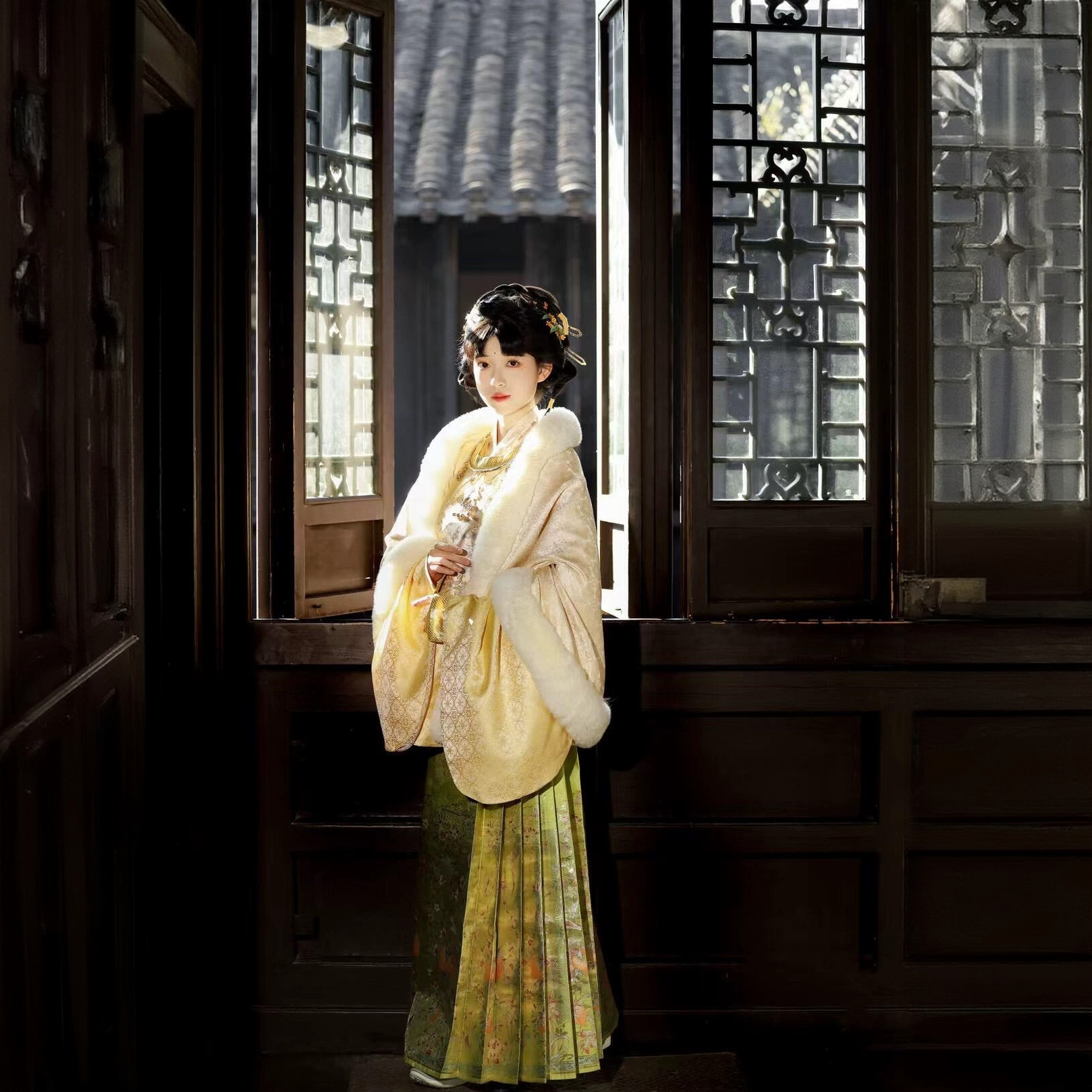 【榴光月落】明制圆领袍大明贵女金枝玉叶仿宋锦披肩马面裙千金风