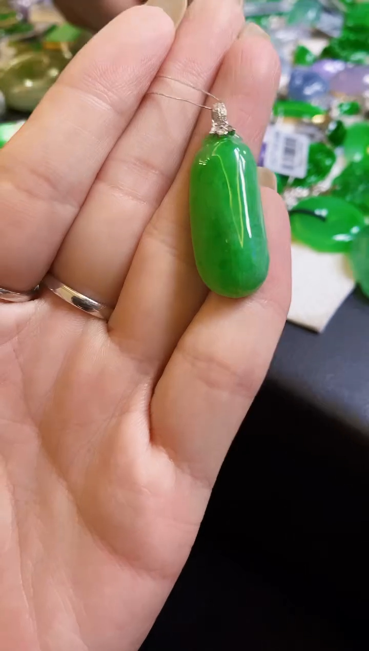 【闪购商品】定制翡翠未镶嵌吊坠