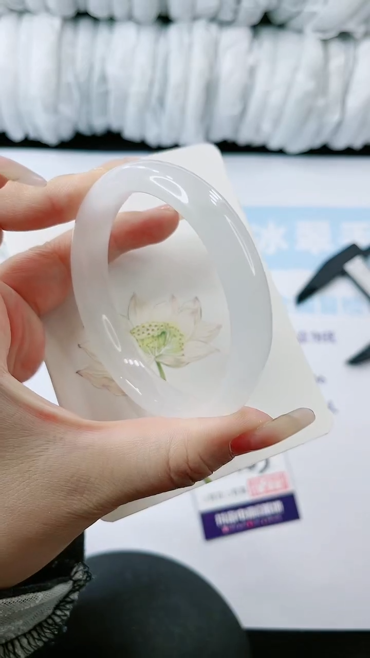 【闪购商品】石英质玉手镯未镶嵌多样性发货V663