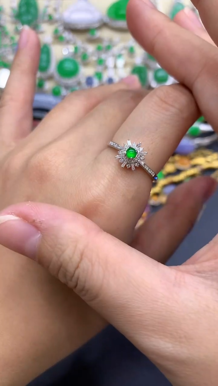 18K金镶嵌戒指翡翠182-中国好珍宝