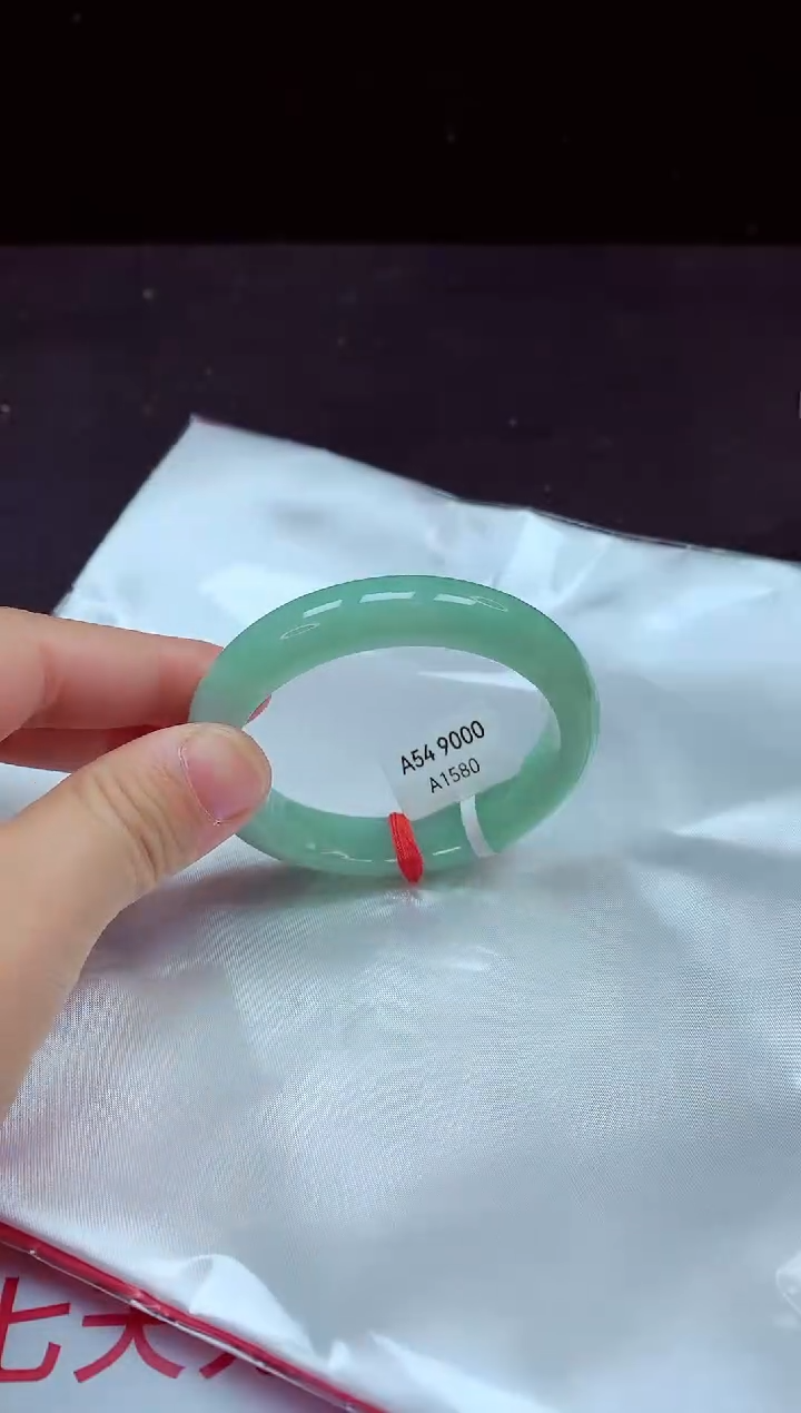 【闪购商品】翡翠手镯未镶嵌镯子54+