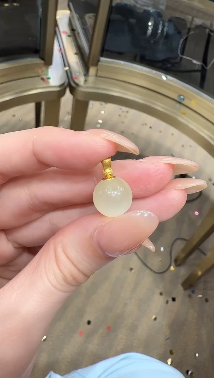 吊坠(不含链)18K金镶嵌和田玉吊坠