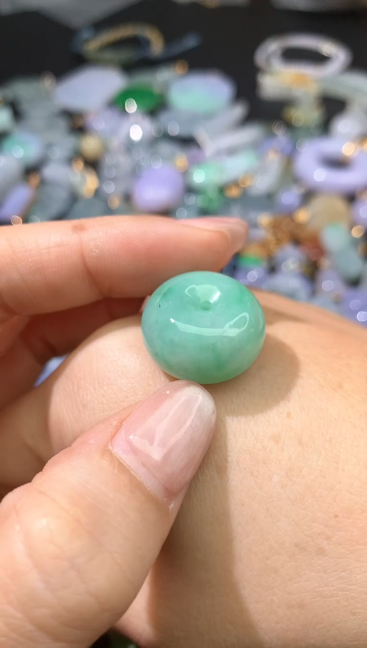 颈饰未镶嵌翡翠吊坠