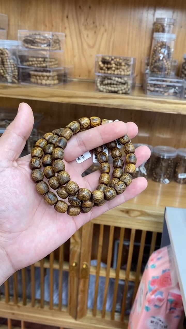 沉香手串海南红金猊老型单圈虫漏1.0多样性发其一