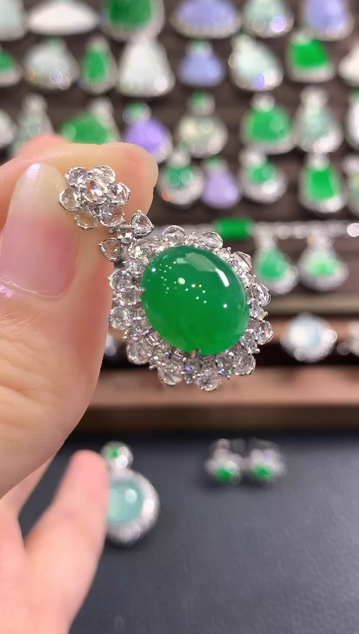 吊坠(不含链)18K金镶嵌翡翠d23    