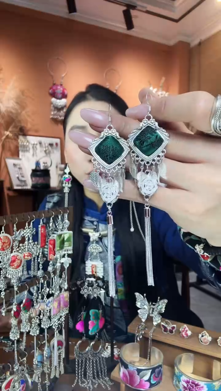 【闪购商品】刺绣纯手工民族风耳环