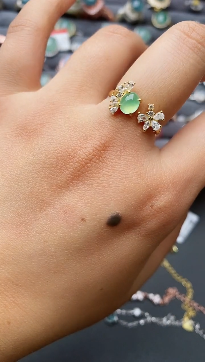 【闪购商品】翡翠戒指银S925镶嵌瑞丽市颜玉珠宝