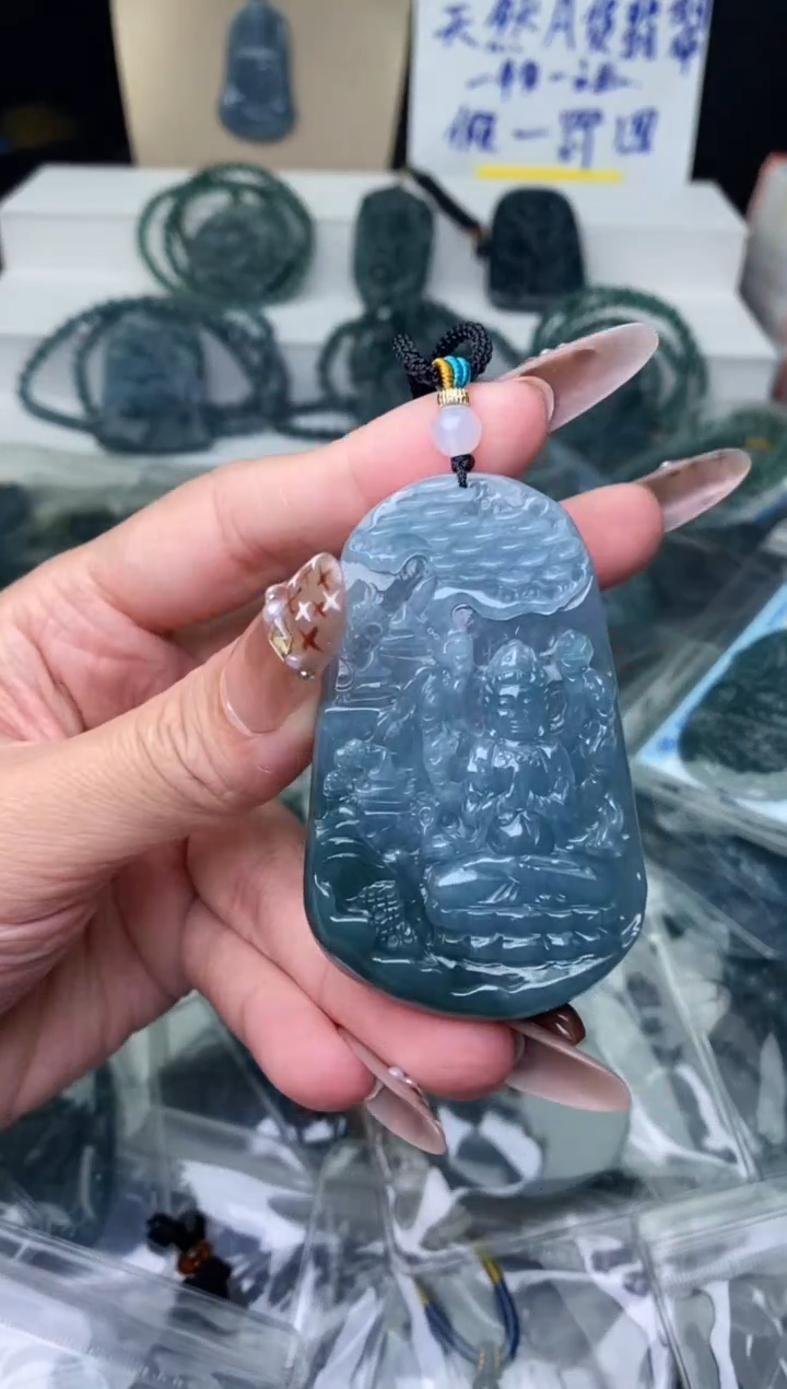 【闪购商品】翡翠颈饰未镶嵌············