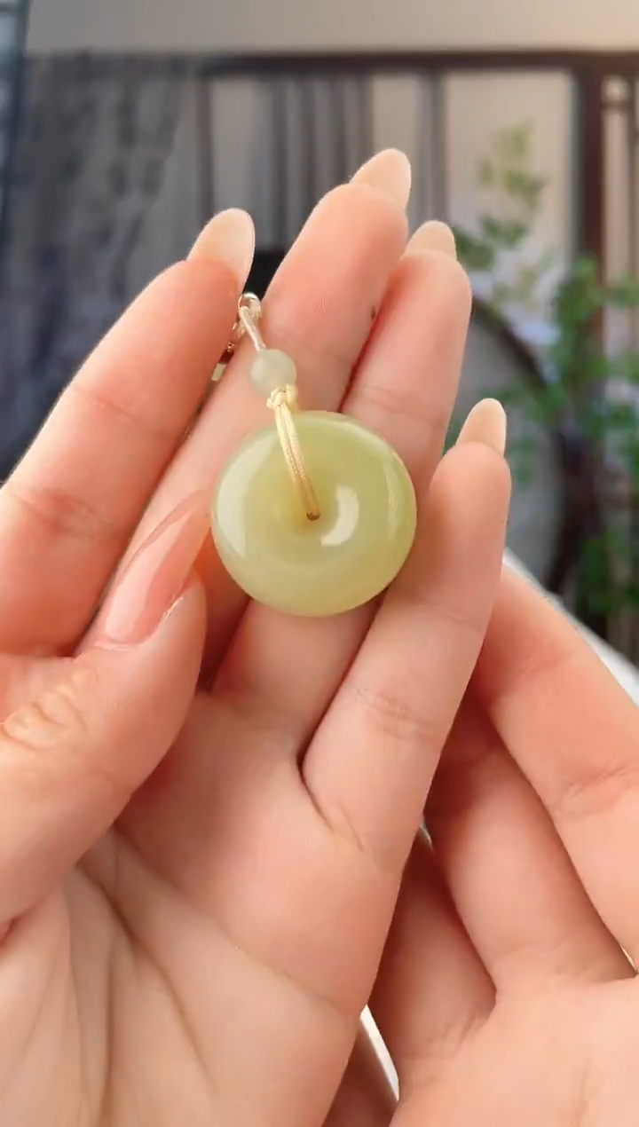 颈饰未镶嵌和田玉扣 无