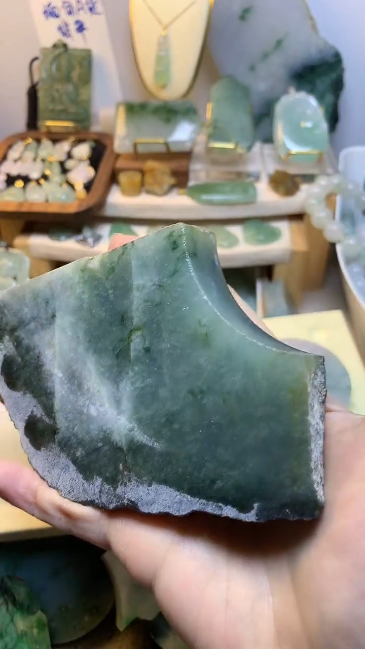 未镶嵌挂件翡翠P**o缅甸A货翡翠,没有运费险,有纹有裂