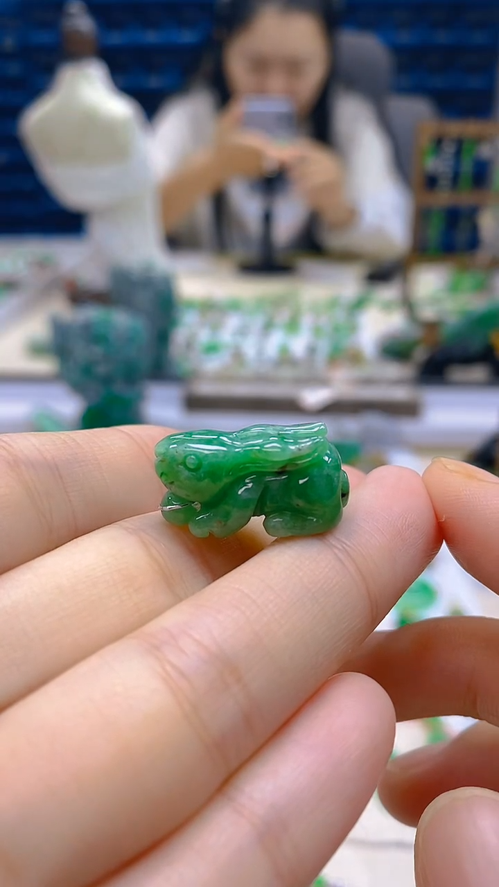 颈饰未镶嵌翡翠新号开播 全场乱卖