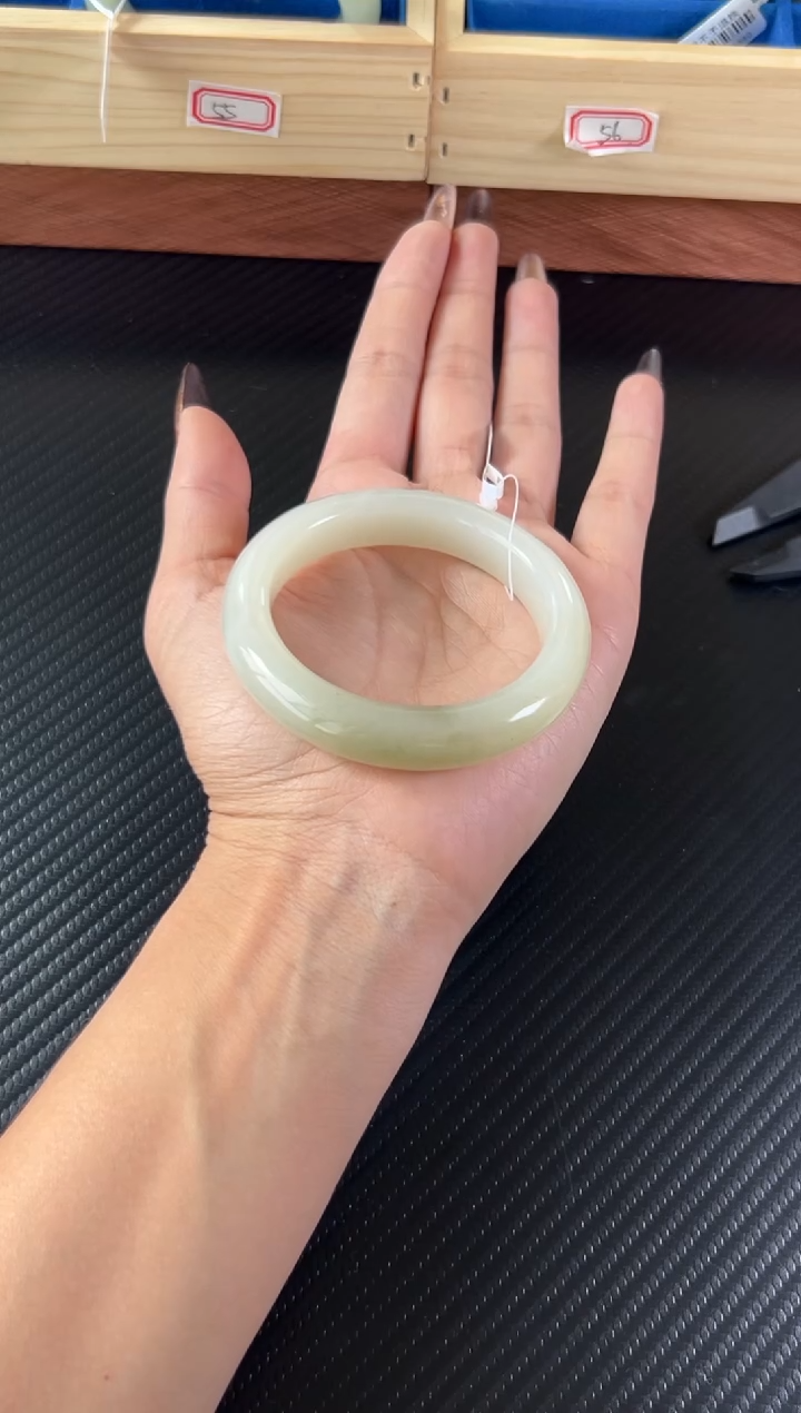 未镶嵌手镯和田玉和田黑山微色差54+jM