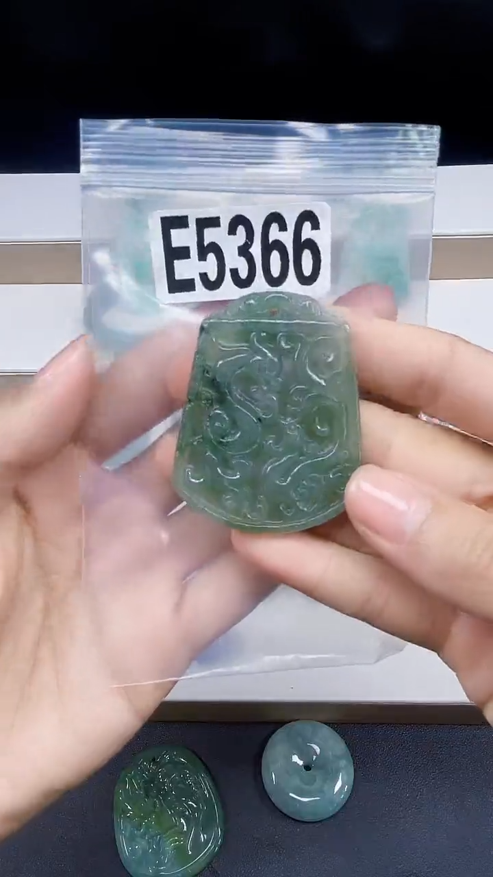 颈饰未镶嵌翡翠翡翠珠宝吊坠挂件