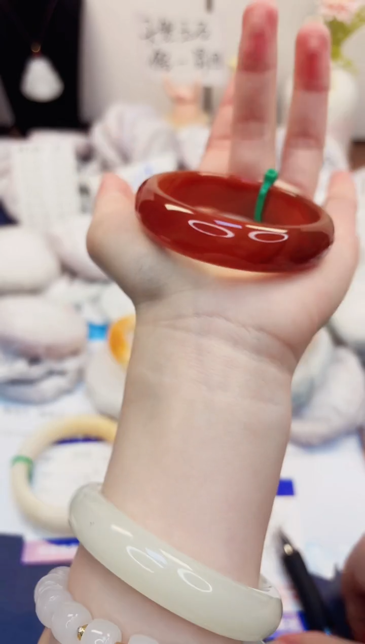 【闪购商品】石英质玉手镯未镶嵌39-玛瑙-圈口54