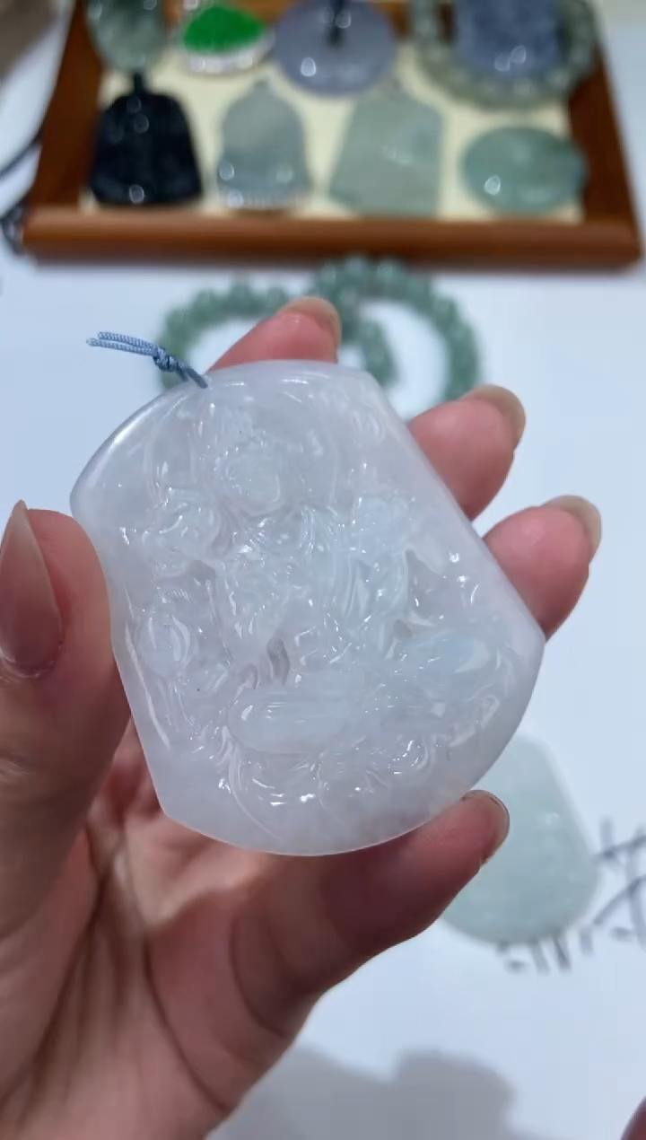 【闪购商品】翡翠未镶嵌颈饰2206098