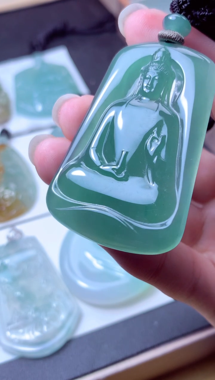 颈饰未镶嵌翡翠天然A货翡翠