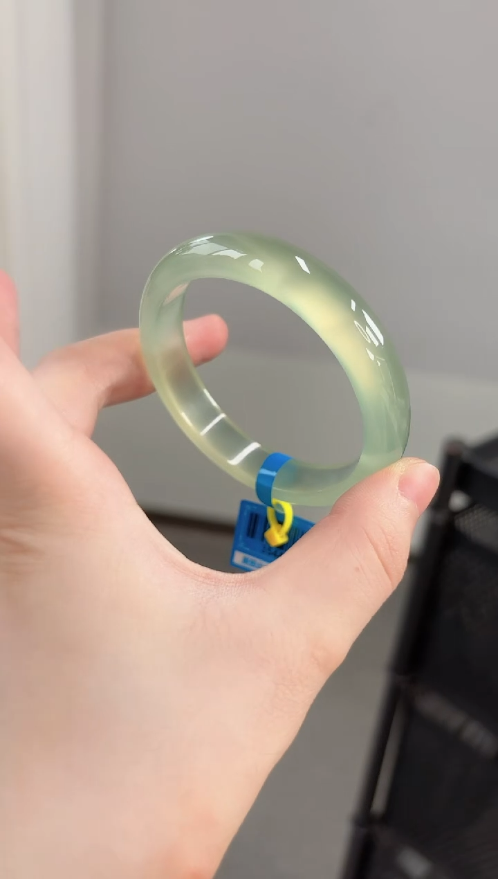 玛瑙/玉髓手镯未镶嵌55-56圈