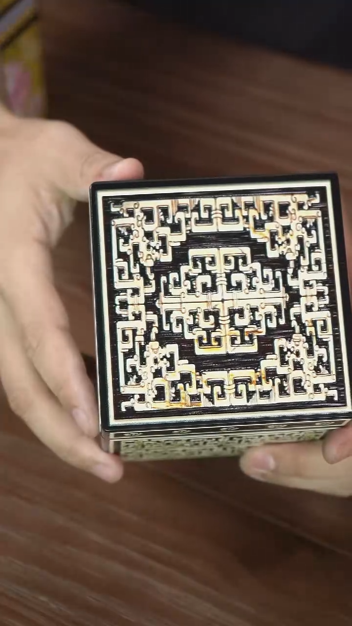 壹藏贰宝牙雕十公分盒子