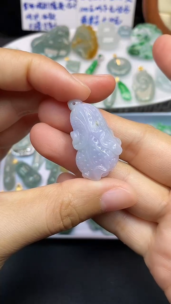 颈饰未镶嵌翡翠吊坠