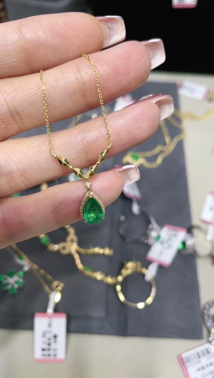 【闪购商品】祖母绿项链18K金镶嵌·