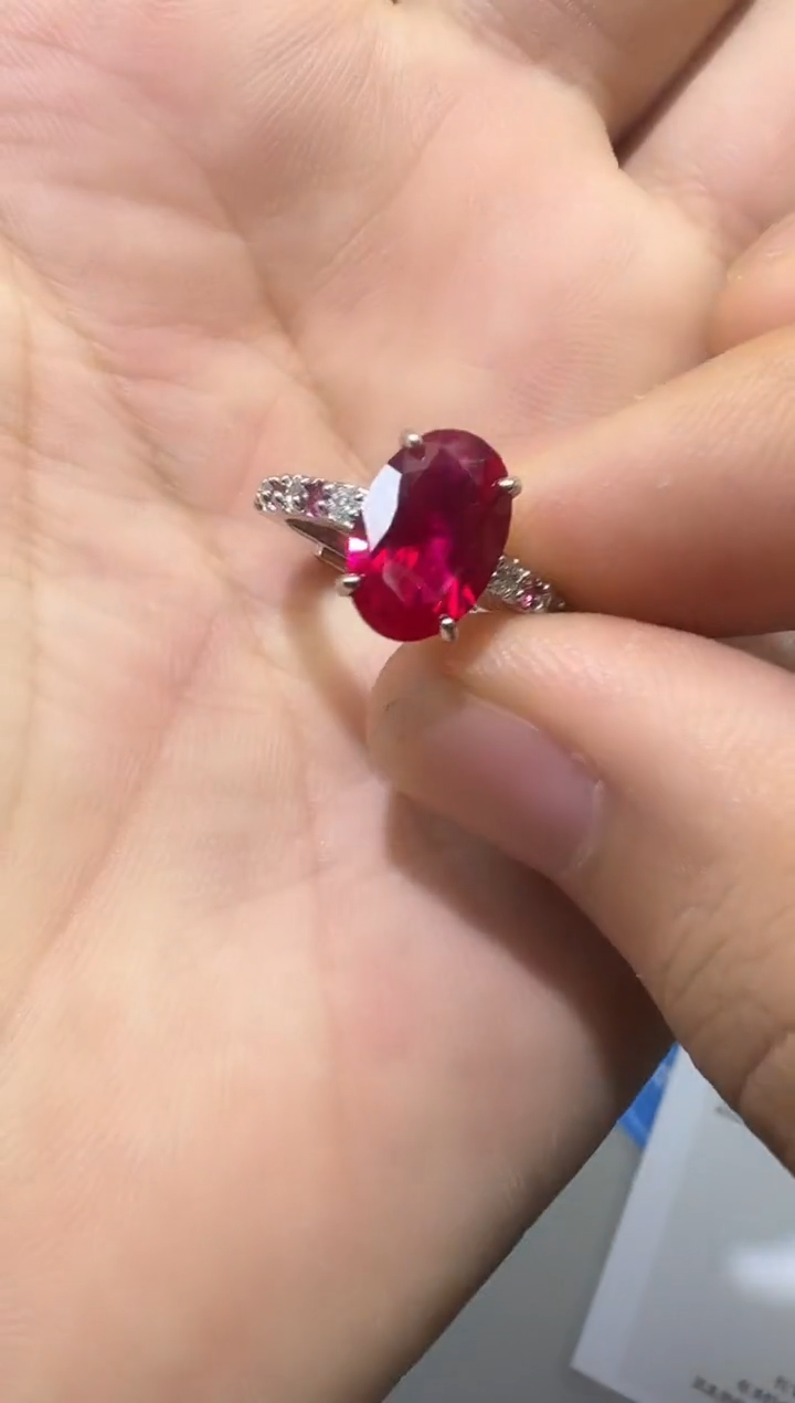 18K金镶嵌戒指红宝石2