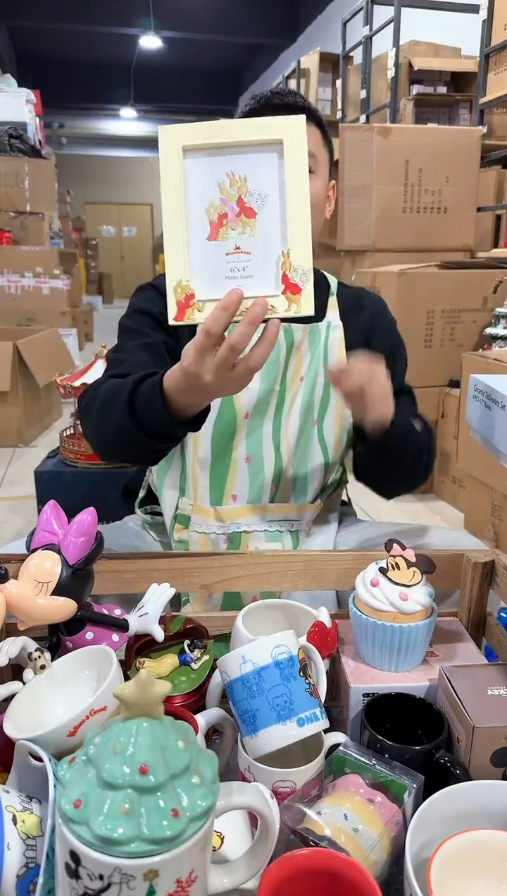 瓷片彼得兔相框 